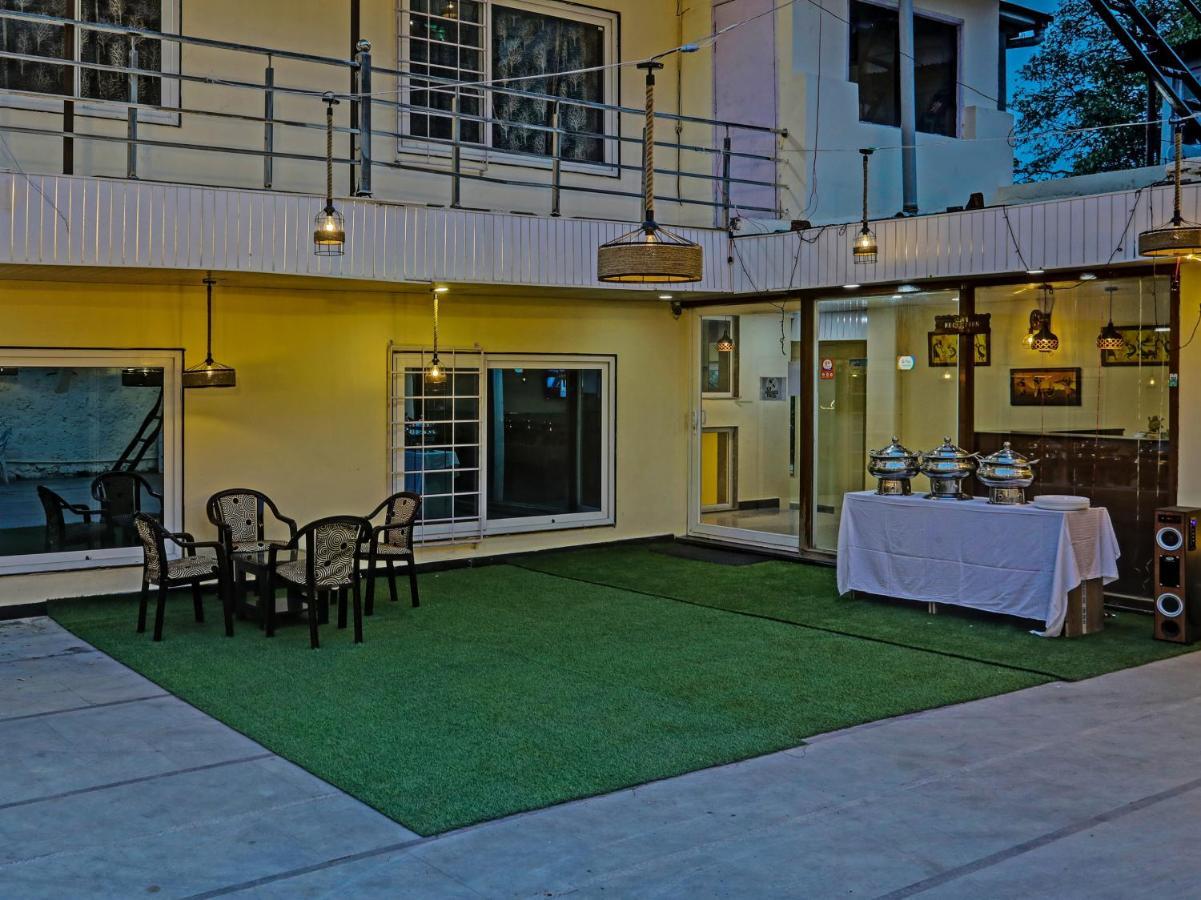Hotel Woods View Масурі Екстер'єр фото