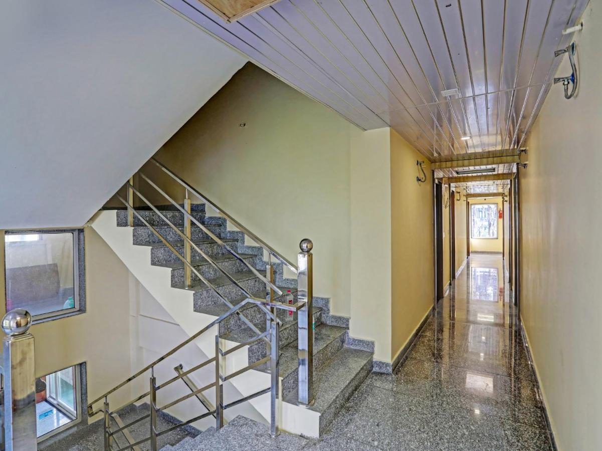 Hotel Woods View Масурі Екстер'єр фото