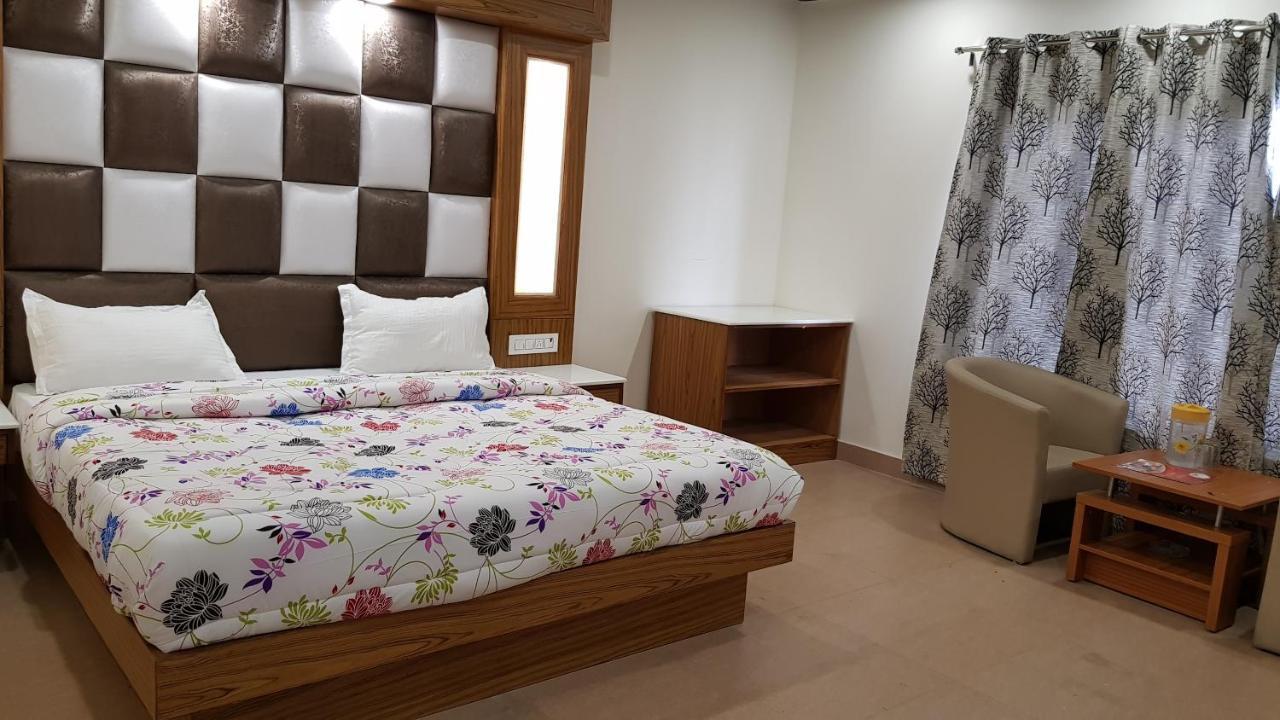 Hotel Woods View Масурі Екстер'єр фото